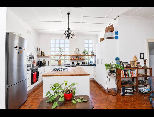 2 BEDROOM APARTMENT FOR SALE IN GLENWOOD